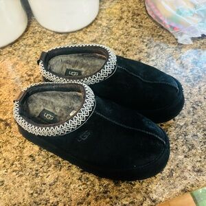 Women’s UGG Tazz II Platforms Size 8